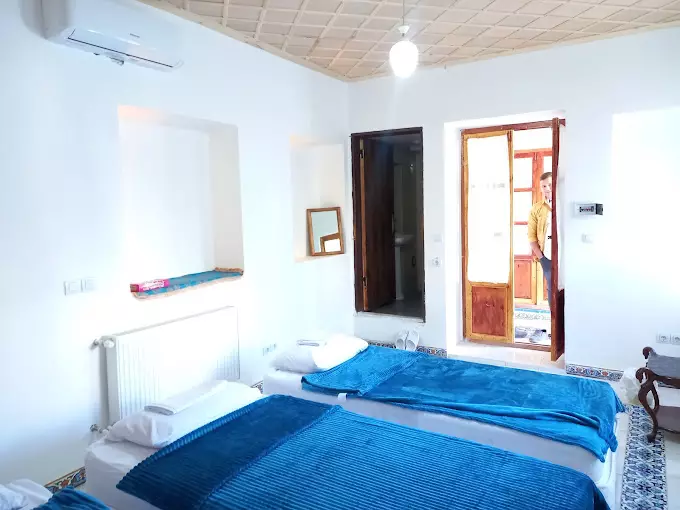 هتل هشت گنج